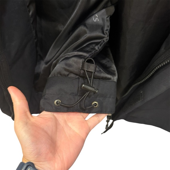 ASICS Men’s Black Rain Jacket Size M With Detachable Hood - Picture 4 of 9